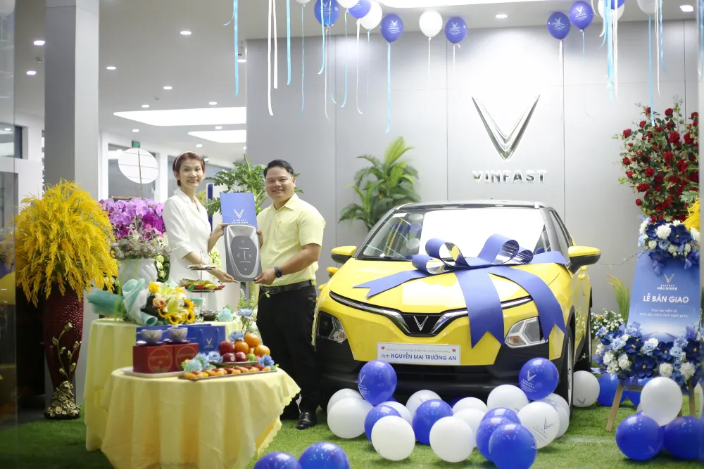 Lễ bàn giao xe VinFast VF 5 - ảnh 1