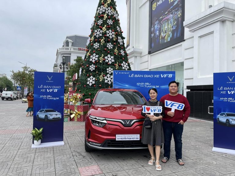 Khoảnh khắc giao xe